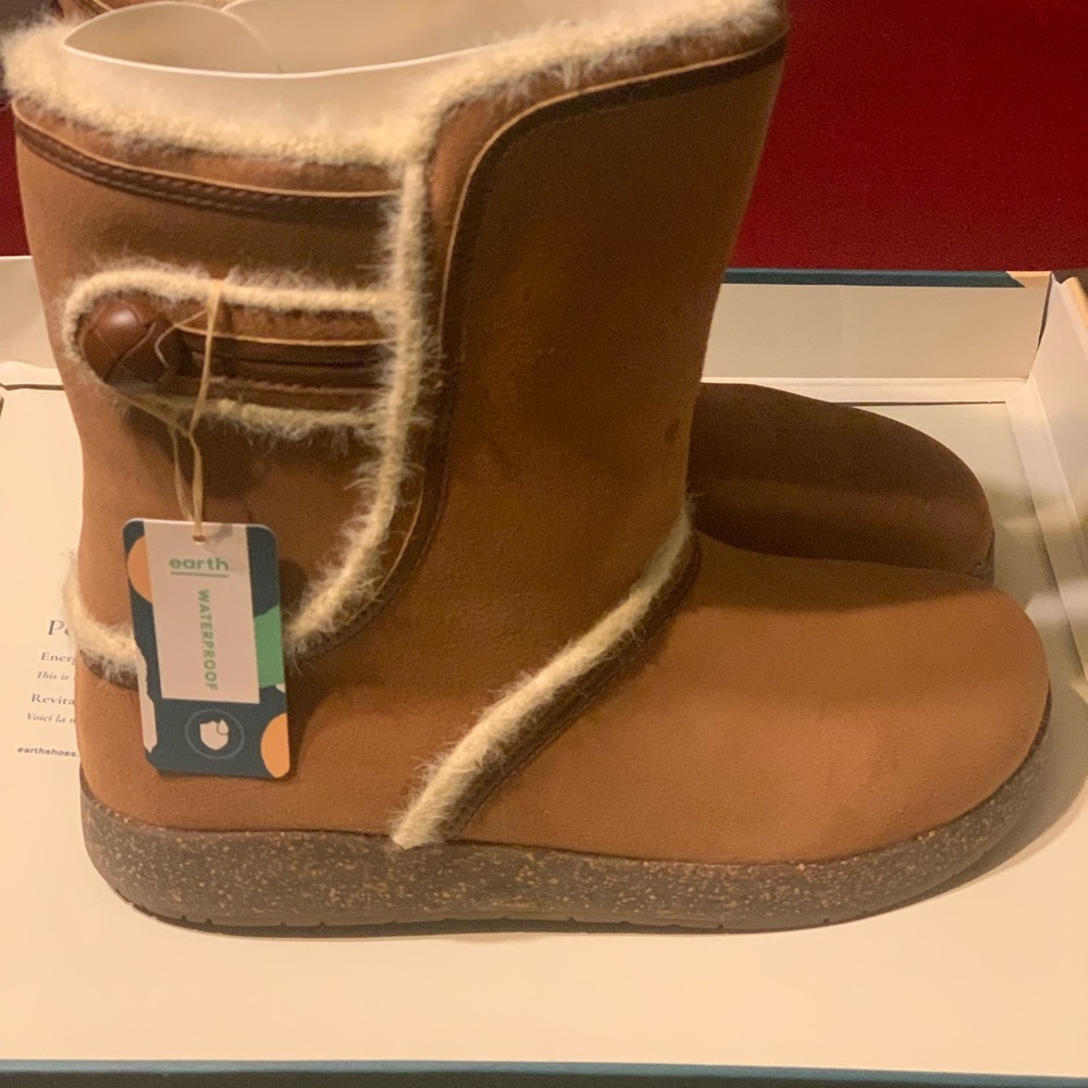 Earth Dream Caraway Ambre Multi color suede Size 10 New with Tags